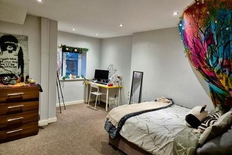 3 bedroom house to rent, Knowle Mount, Leeds LS4
