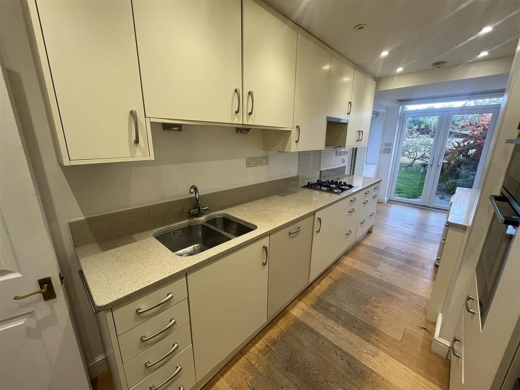 Image00004.jpeg