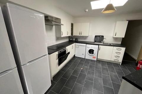 6 bedroom apartment to rent, Flat 6, Victoria Chambers, Parade, Leamington Spa