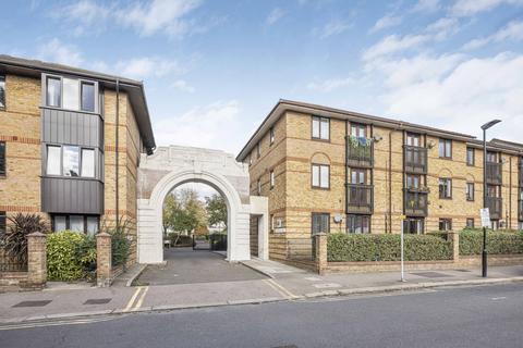 2 bedroom flat for sale, Chopwell Close, London, E15