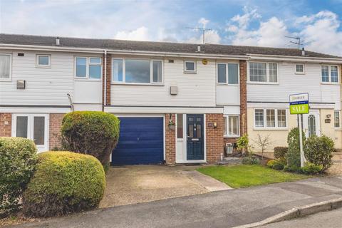 37 Burnham Close, Windsor, SL4 4PN