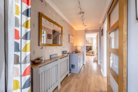 37 Burnham Close, Windsor, SL4 4PN