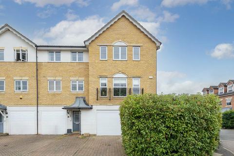 5 bedroom house to rent, Bowater Gardens, Sunbury-On-Thames TW16