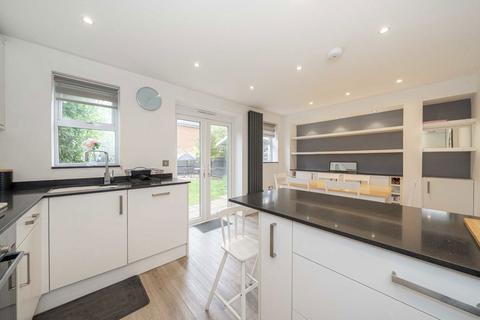 5 bedroom house to rent, Bowater Gardens, Sunbury-On-Thames TW16