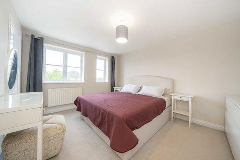 5 bedroom house to rent, Bowater Gardens, Sunbury-On-Thames TW16