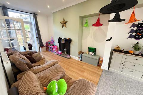 94 Aire View, Silsden, Keighley, BD20 0AN
