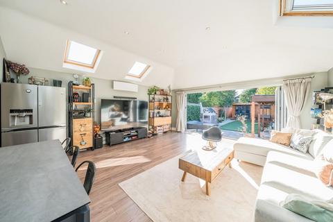 4 bedroom semi-detached house for sale, Arnold Crescent, Isleworth TW7