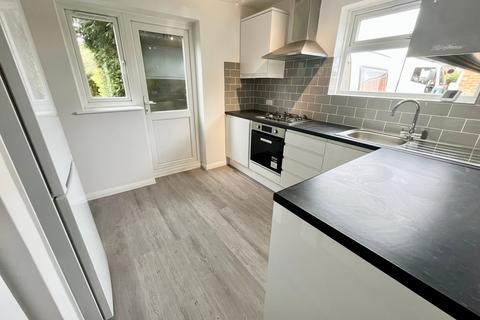 2 bedroom ground floor maisonette to rent, Chattern Hill, Ashford TW15