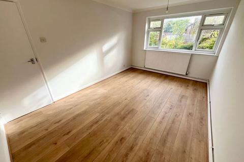 2 bedroom ground floor maisonette to rent, Chattern Hill, Ashford TW15