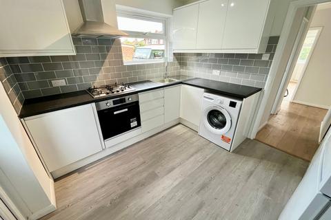 2 bedroom ground floor maisonette to rent, Chattern Hill, Ashford TW15