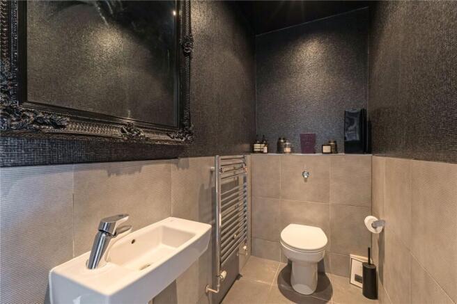 Guest Cloakroom: