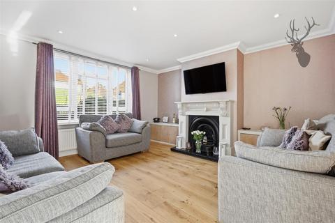 4 bedroom semi-detached house for sale, Cascade Close, Buckhurst Hill IG9