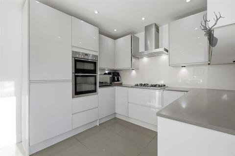 4 bedroom semi-detached house for sale, Cascade Close, Buckhurst Hill IG9