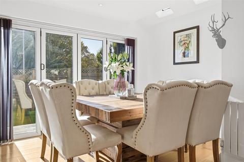 4 bedroom semi-detached house for sale, Cascade Close, Buckhurst Hill IG9