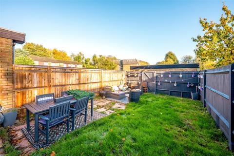11 Foxbury, New Ash Green, Longfield, DA3 8LP