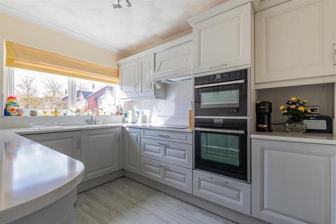 3 bedroom maisonette for sale, Ferny Court, Cardiff CF23