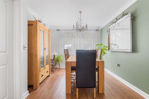 32 Sperling Drive, Haverhill, CB9 9SH