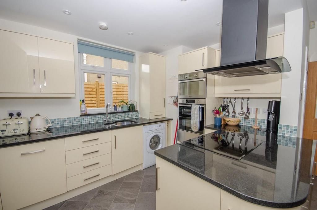 Kitchen area.jpg