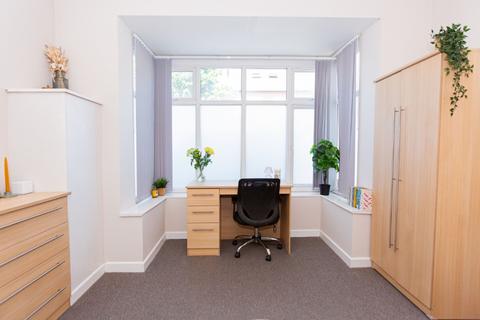 3 bedroom flat to rent, South Road, West Bridgford NG2