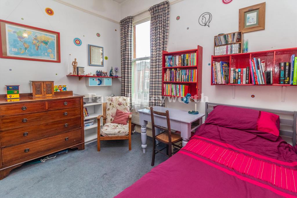 Bedroom 3 image 2