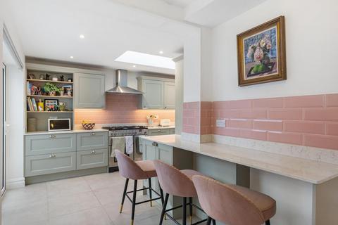 4 bedroom end of terrace house for sale, Isleworth TW7