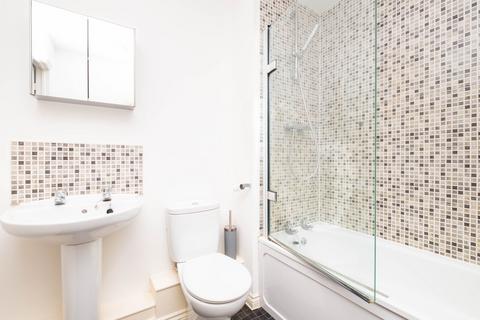undefined, London Road, Wallington SM6
