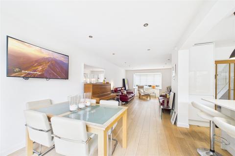 16 Picket Post Close, Bracknell, RG12 9FG