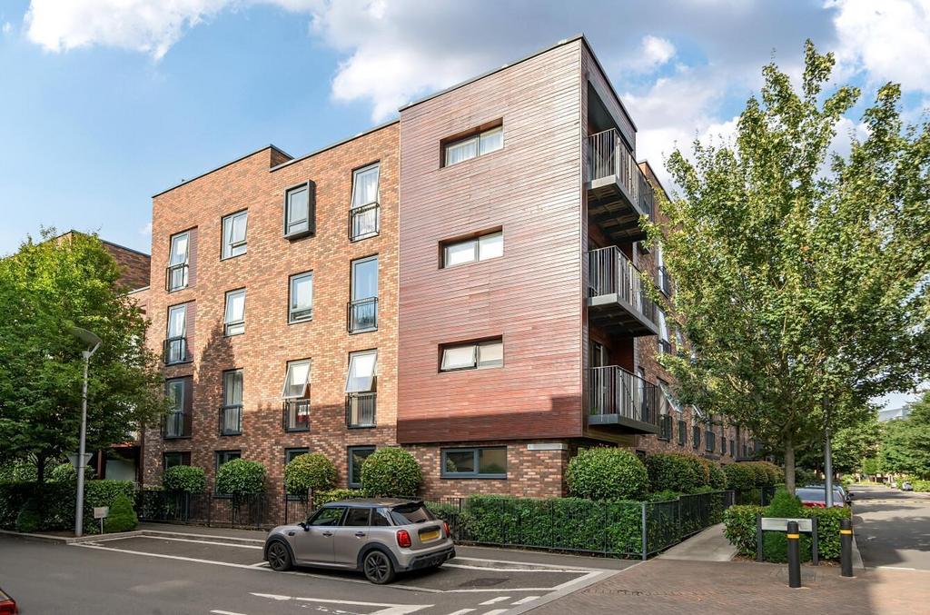 Davidson Frost-Wellings, DFW, Attlee Court, Extern