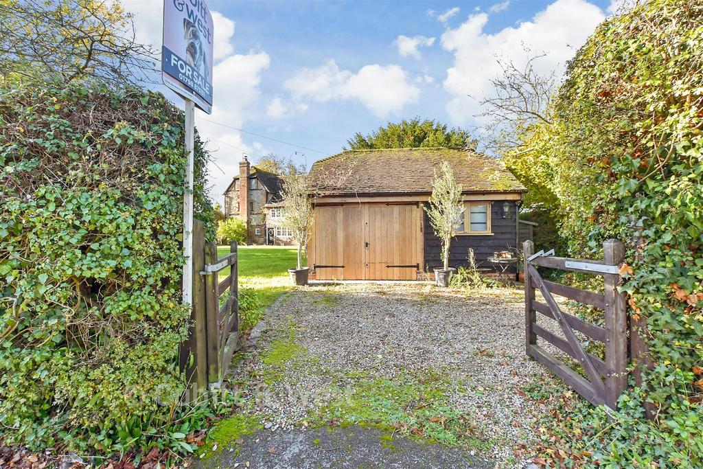 Driveway/Parking