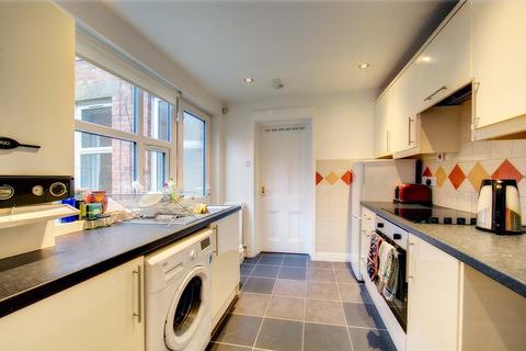 2 bedroom flat to rent, Oakland Road, West Jesmond,