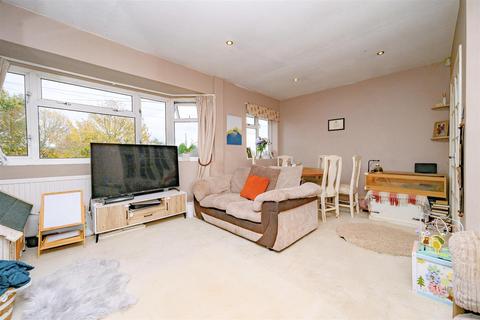 2 bedroom maisonette for sale, Old Dean, Bovingdon, Hemel Hempstead