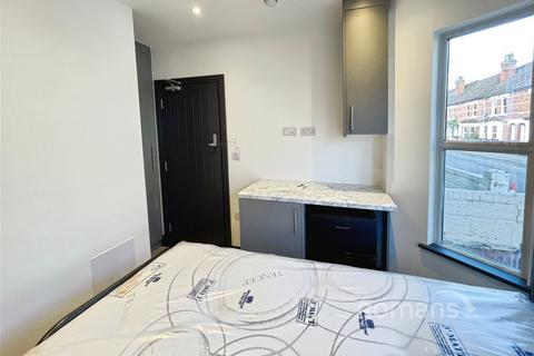 1 bedroom in a house share to rent, Norfolk Road, Reading, Berkshire, RG30