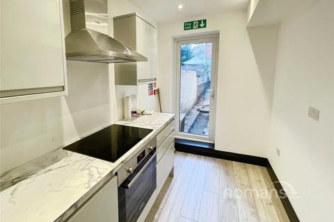 1 bedroom in a house share to rent, Norfolk Road, Reading, Berkshire, RG30