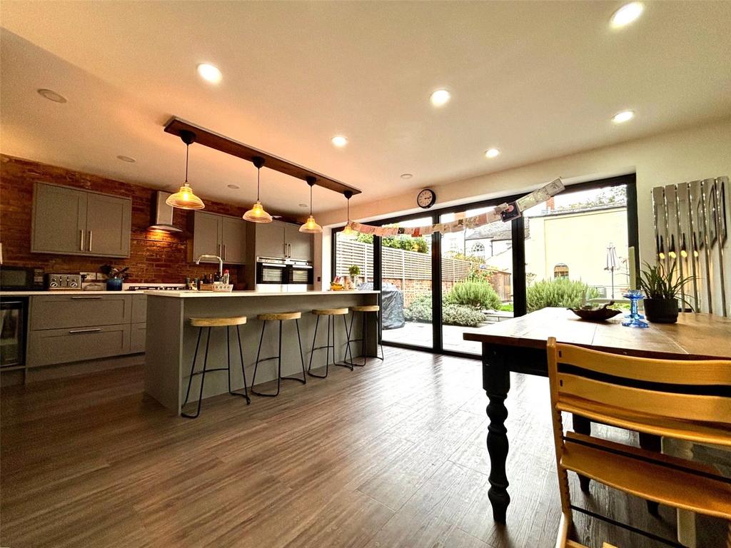 Kitchen Family Room