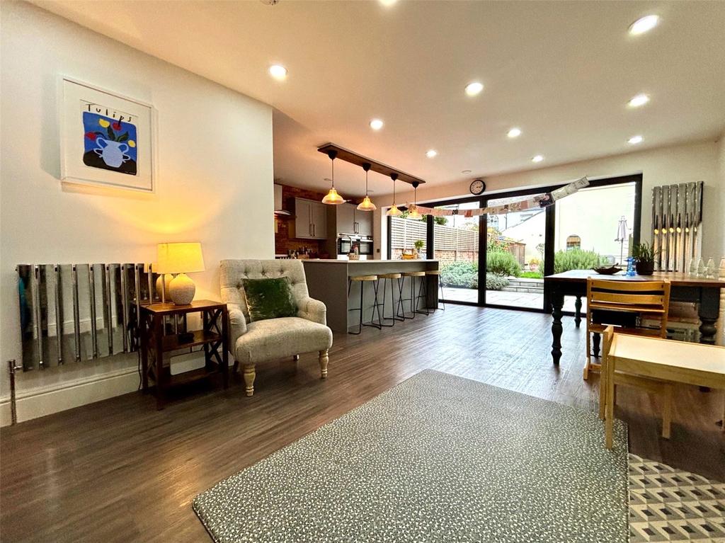 Kitchen Family Room