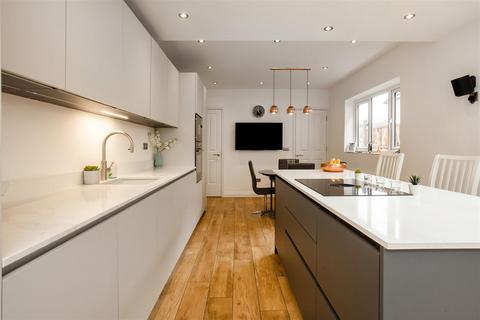 3 bedroom semi-detached house for sale, Oliver Road, Ascot