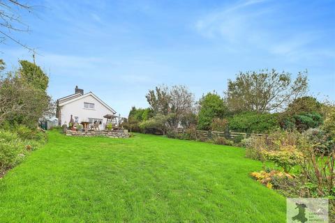 undefined, Llanarth