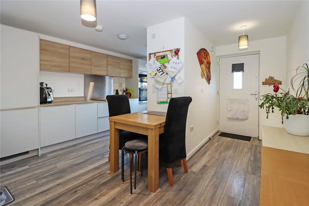 Kitchen /Dining Area