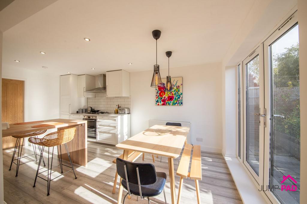 Kitchen / Dining Room