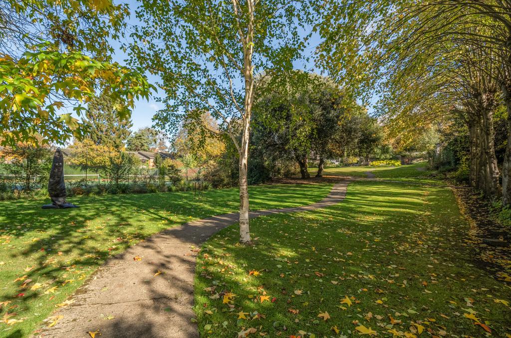 1372182-19-68fb63...