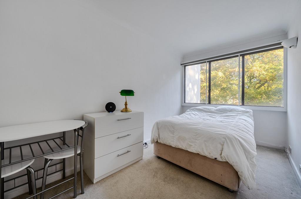 1372182-5-68fb636...