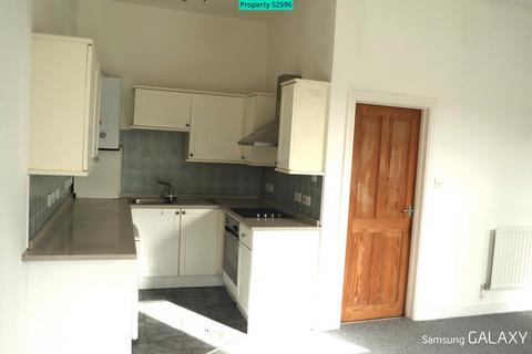 2 bedroom ground floor flat for sale, Ground Floor Flat, 50 Bishopric, Horsham, RH12
