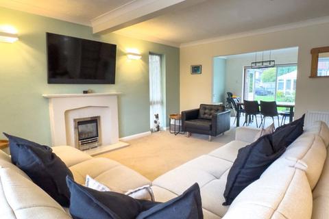 3 bedroom detached house for sale, Selsey Avenue, Bognor Regis