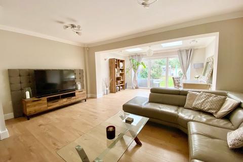 5 Calvert Drive, Dartford, DA2 7GA