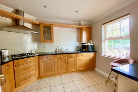 5 Calvert Drive, Dartford, DA2 7GA