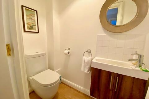 5 Calvert Drive, Dartford, DA2 7GA