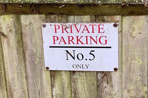 5 Calvert Drive, Dartford, DA2 7GA