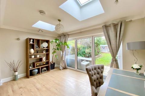 5 Calvert Drive, Dartford, DA2 7GA