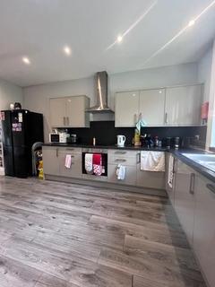 7 bedroom house to rent, Estcourt Avenue, Leeds LS6