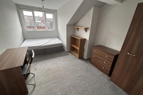 4 bedroom house to rent, Welton Mount, Leeds LS6